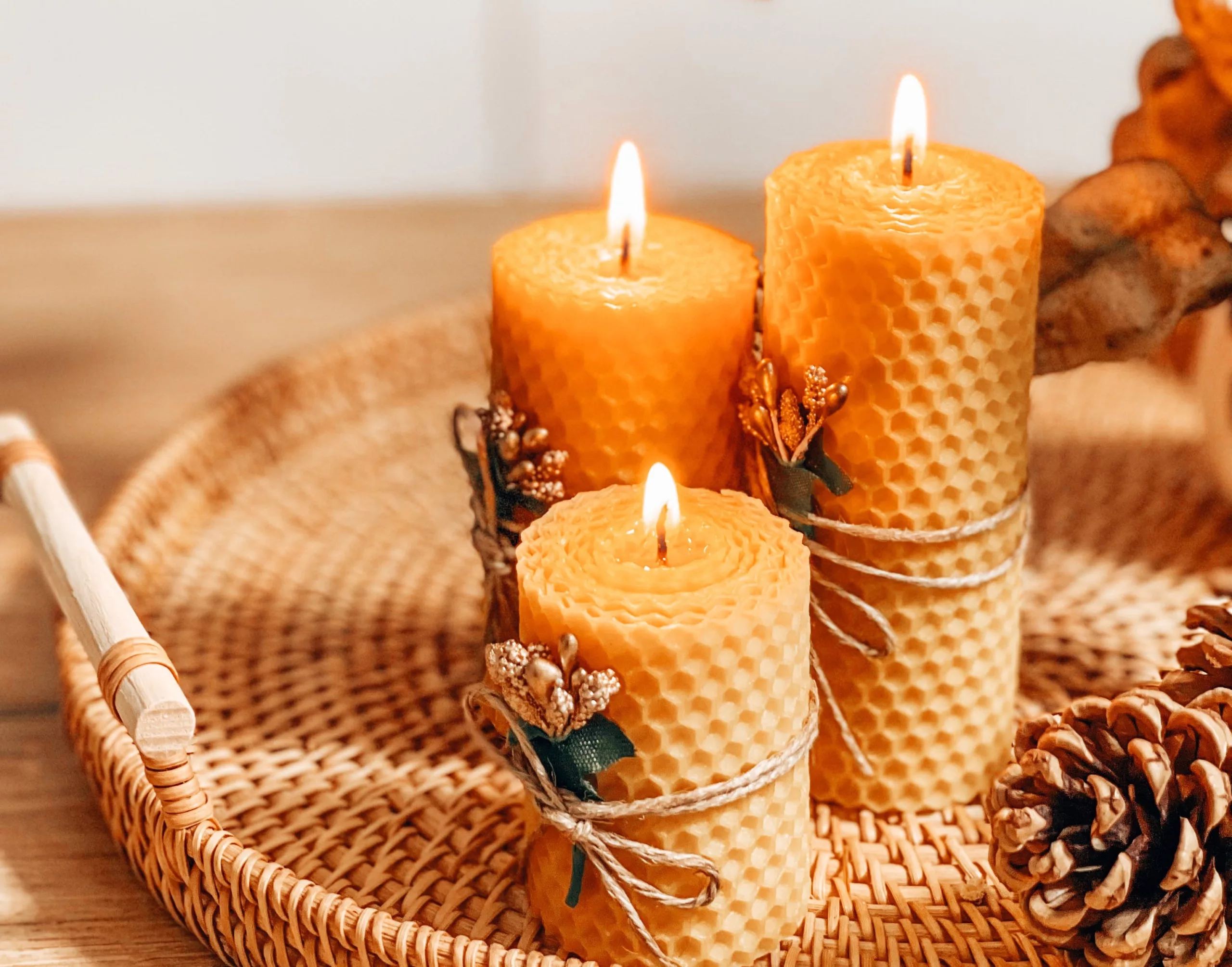 The Ultimate Guide to Sustainable Beeswax Candles and DIY Methods